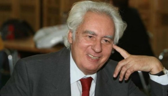 Az Akadémia menti meg Romániát