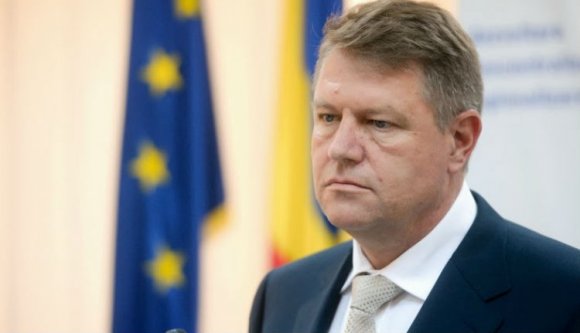 A népszavazás nehéz, de döntő megpróbáltatás Klaus Iohannis számára