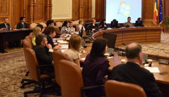 Végre beláthatunk oda, ahol a valódi döntések születnek