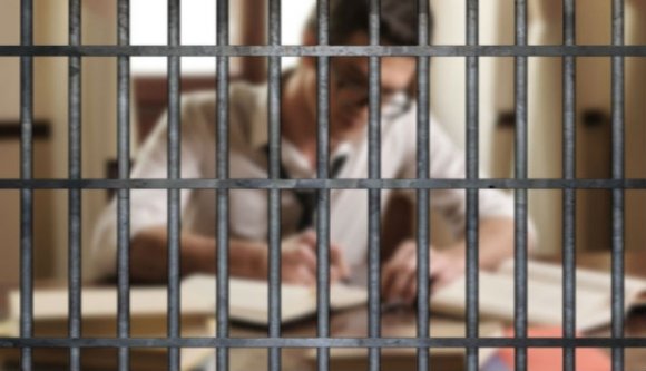 A PSD és az RMDSZ díjazná a „börtönírókat”