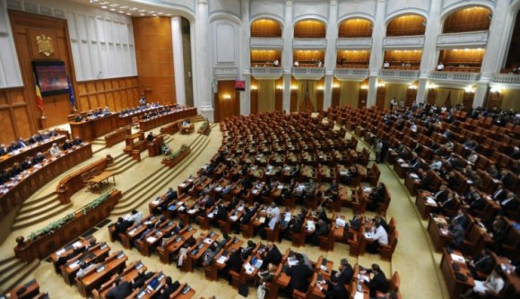 Enyhítenék az összeférhetetlenségi szabályokat