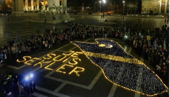 A Fidesz és az LMP kiáll a marosvásárhelyi felvonulás mellett