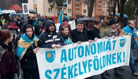 Eső mosta a Székely Szabadság Napját (PERCRŐL PERCRE)