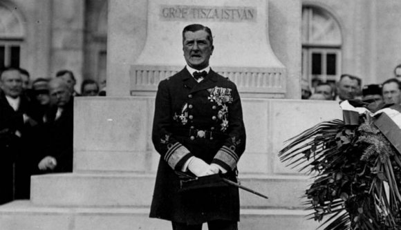 Magyarul is olvasható egy francia történész Horthyról írott könyve