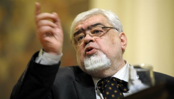 Caragiale nyomán, mélabúval