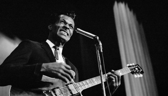 Meghalt Chuck Berry, a rock'n'roll „ősatyja”