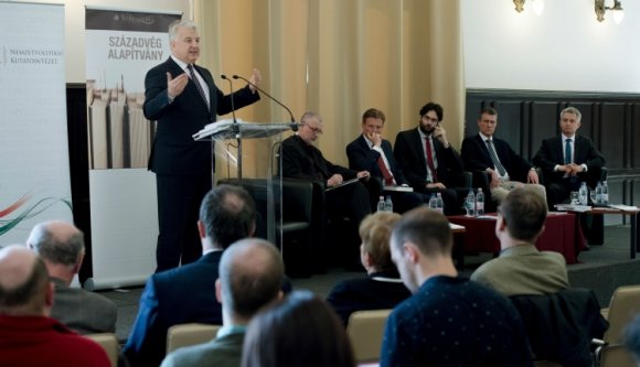 Semjén szerint a megmaradás az autonómia függvénye