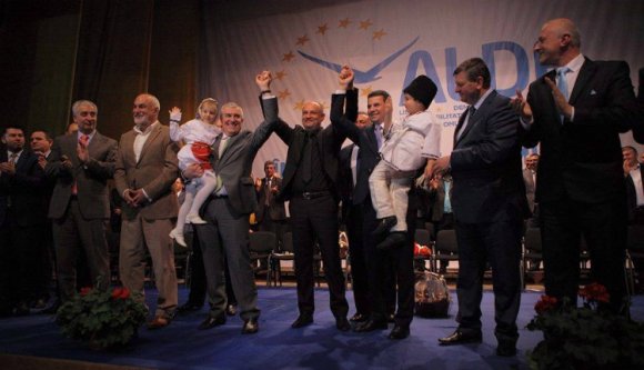 Összerúgta a port Călin Popescu Tăriceanu és Daniel Constantin