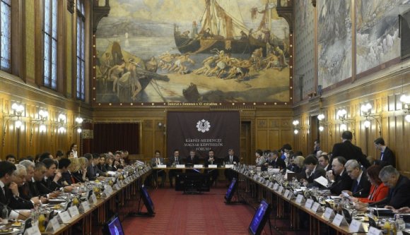 Kövér: le kell zárni a 20. századi etnikai versengést