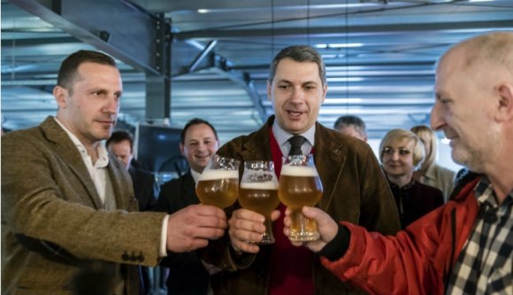 Lázár békülésre biztatja a Heinekent és a Csíki Sör Manufaktúrát