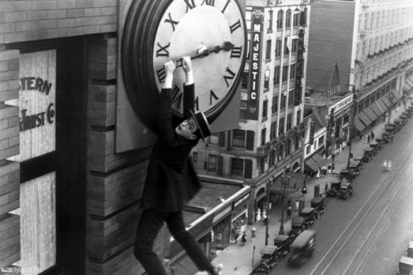 Vasárnap hajnalban állítjuk át az órát