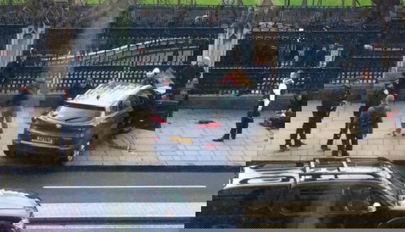 Magányos merénylőt valószínűsít a Scotland Yard