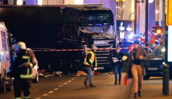 A mikroterrorizmus „receptje”: magányos farkasok és teherautók