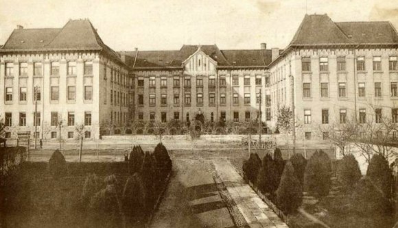 Filóztál már azon, miért Marianum a Filó?