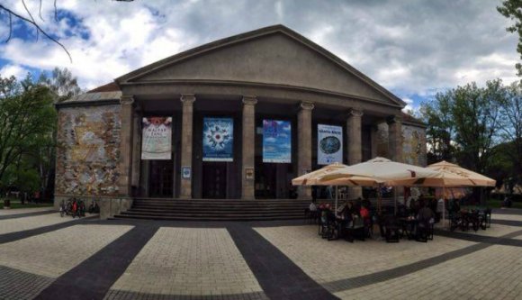 Nyit a román lakosság felé a Csíki Játékszín