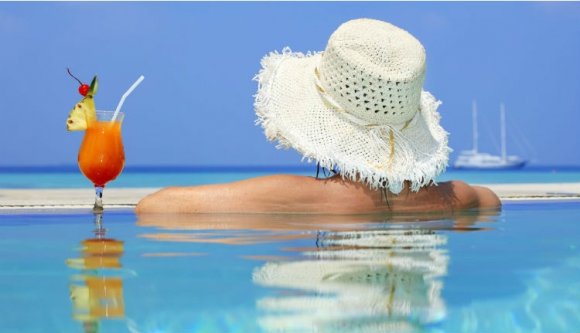 Olcsóbban üdülhetünk, mert csökken az áfa