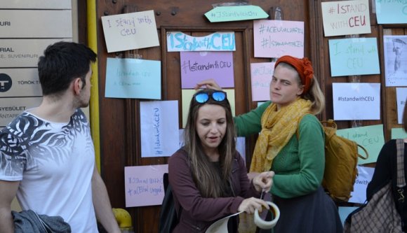 Kolozsváron is tüntettek a CEU mellett