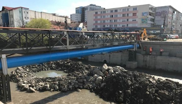 Tavaly augusztustól okoz közlekedési káoszt a ráérős hídépítés Kolozsváron