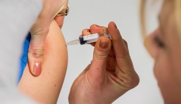 Tervezet: oltási bizonyítvány nélkül nem veszik fel a gyerekeket a tanintézményekbe