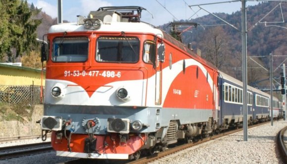 Teherautóval ütközött egy személyvonat Kolozsvár közelében