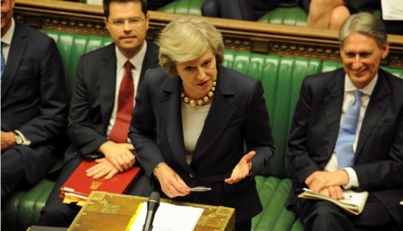 Előre hozott választást tartanak Nagy-Britanniában