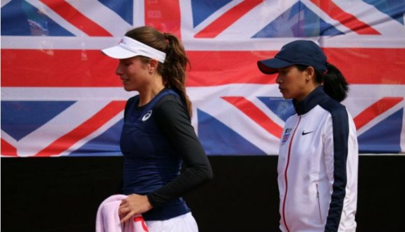 Minősíthetetlenül bánt Ilie Năstase a magyar származású brit teniszezőnővel