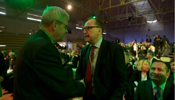 A hobbitokkal példálózott Németh Zsolt az EMNP kongresszusán