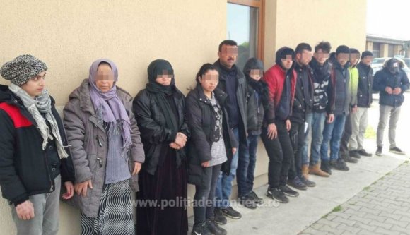 Újabb szíriaiakat és irakiakat fogtak a határon