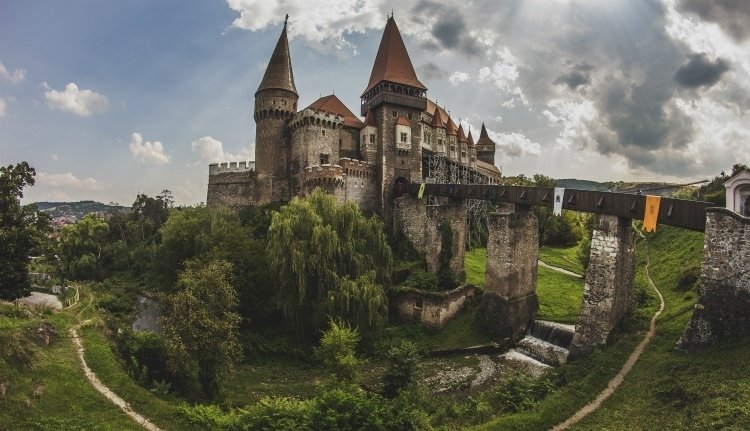 Kirabolták a vajdahunyadi várat
