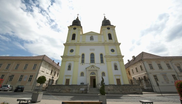 Balázsfalvára is meghívták a pápát