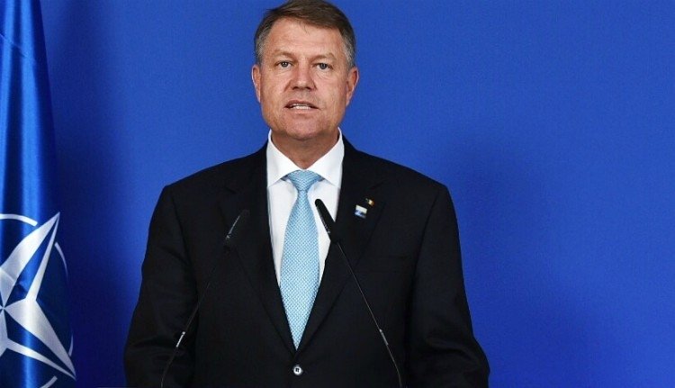 Iohannis: kizárólag a PSD-t terheli a felelősség az egységes bértörvényért