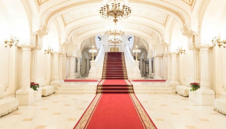 Jelenlegi és volt miniszterelnök, exminiszterek, alig ismert arcok: kik indulnak az idei elnökválasztáson?