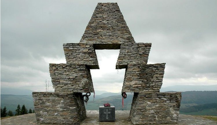 Fel akarták robbantani a vereckei honfoglalási emlékművet