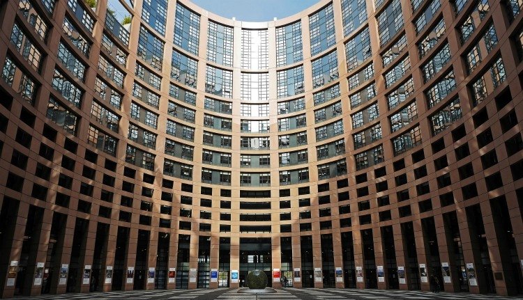 Zöld utat kapott az EP-től az „európai DNA”