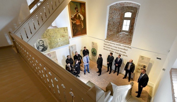 Régi szépségében pompázik a szalontai Csonkatorony