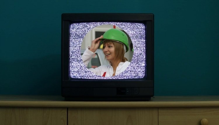 A román köztévé és a Párt