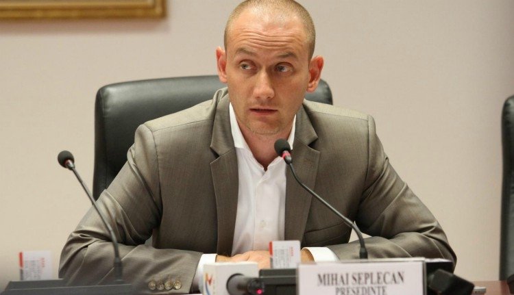 Kitálalt a bíróságon a politika maffiamódszereiről a sofőrből lett megyei tanácselnök