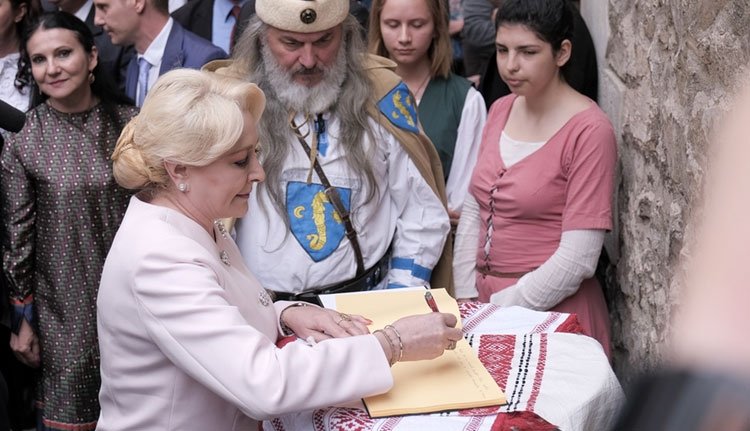 Inkább az Ajax meccsét nézte, mint Dăncilă fejét Frans Timmermans