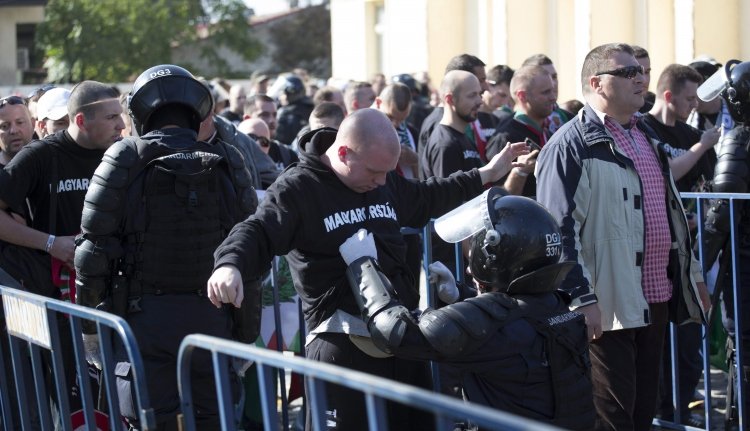 Magyar-román focimérleg: ennyi szurkolót kellett orvosi ellátásban részesíteni