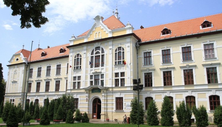 A magyar egyházi tulajdonú iskolákra fáj Florea foga