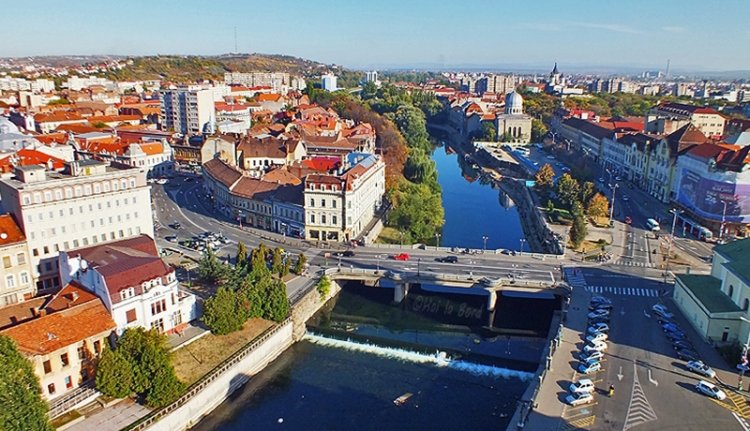 A román nemzet egységét zavarná a magyar elnevezés Váradon