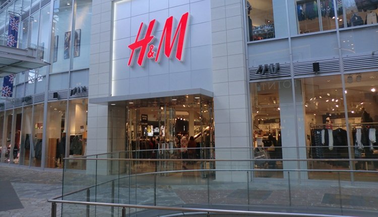 Harminc gyár dolgozik a H&M-nek Romániában