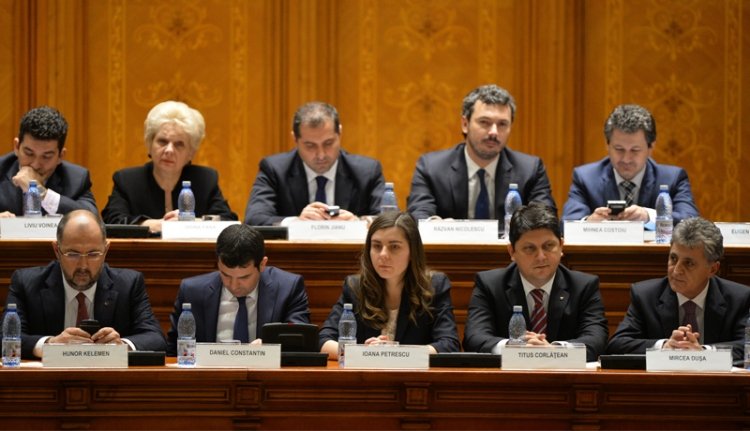 A parlament megszavazta az új kormányt