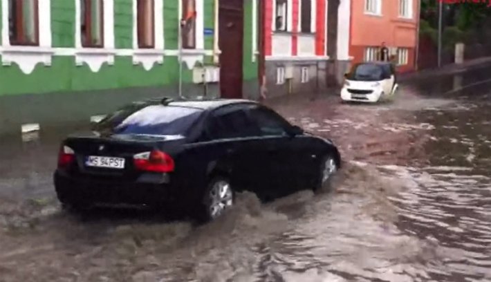 Isten nem ver bottal Marosvásárhelyen