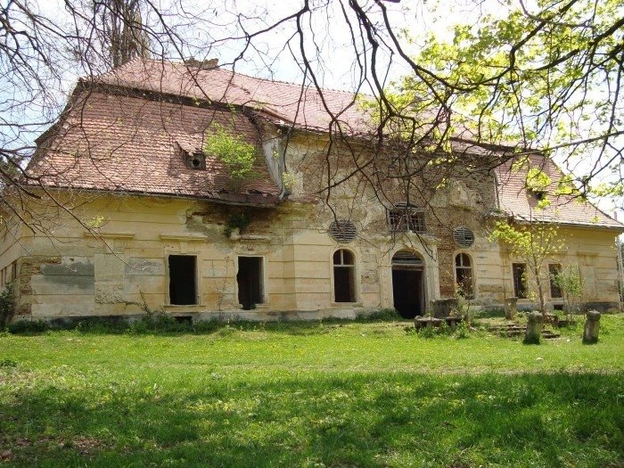 1756-ban épült kastély eladó Beszterce-Naszódban