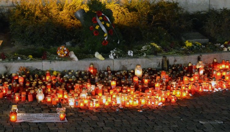 45 – meghalt a Goodbye to Gravity dobosa is