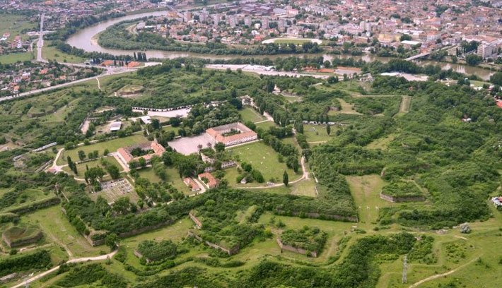 Népszavazással hódítanák meg a várat