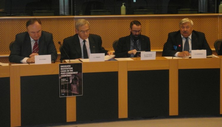 Tőkés: rá kell bírni Romániát ígéretei betartására