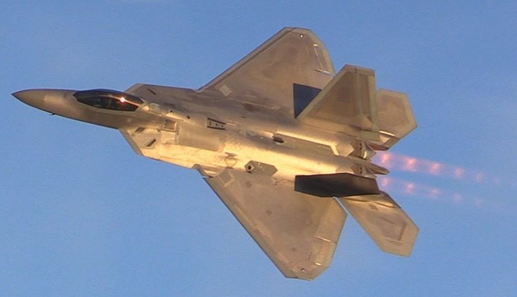 Amerikai F-22-esek érkeztek Romániába