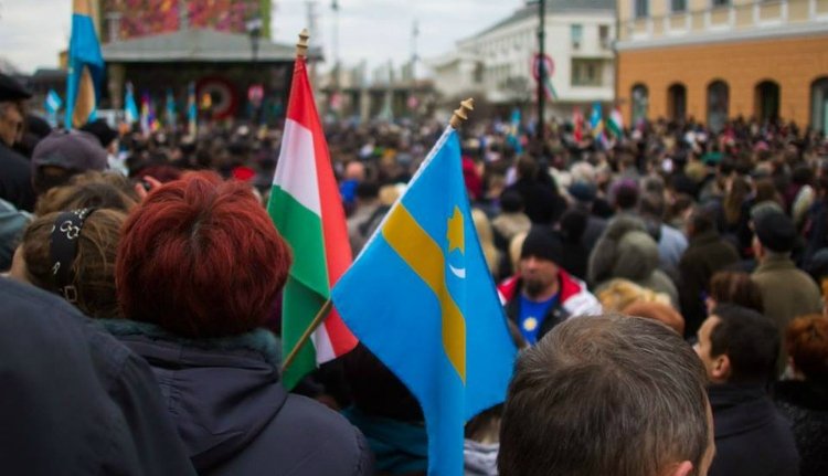Dák szimbólumot hiányolnak Szentgyörgy zászlajáról